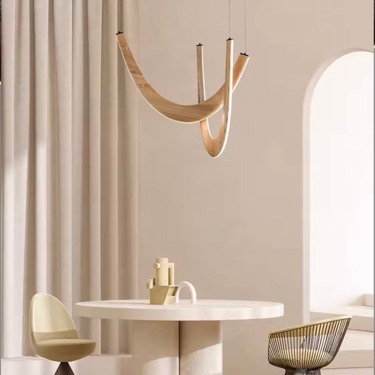 Lumière Arc Sculptural Chandelier