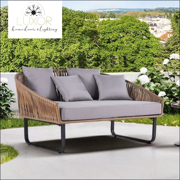 Delivi Rattan Daybed - Outdoor Seating