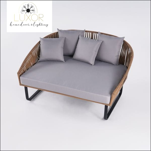 Delivi Rattan Daybed - Outdoor Seating